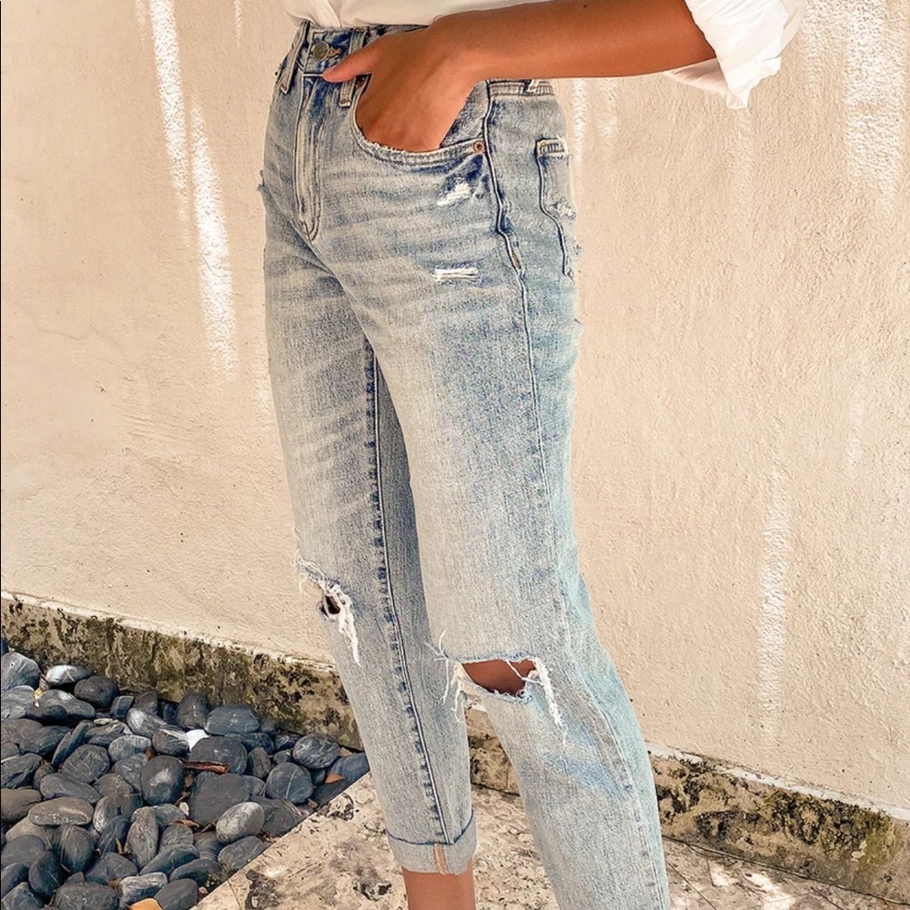 Tommy Hilfiger Distressed Boyfriend Jeans